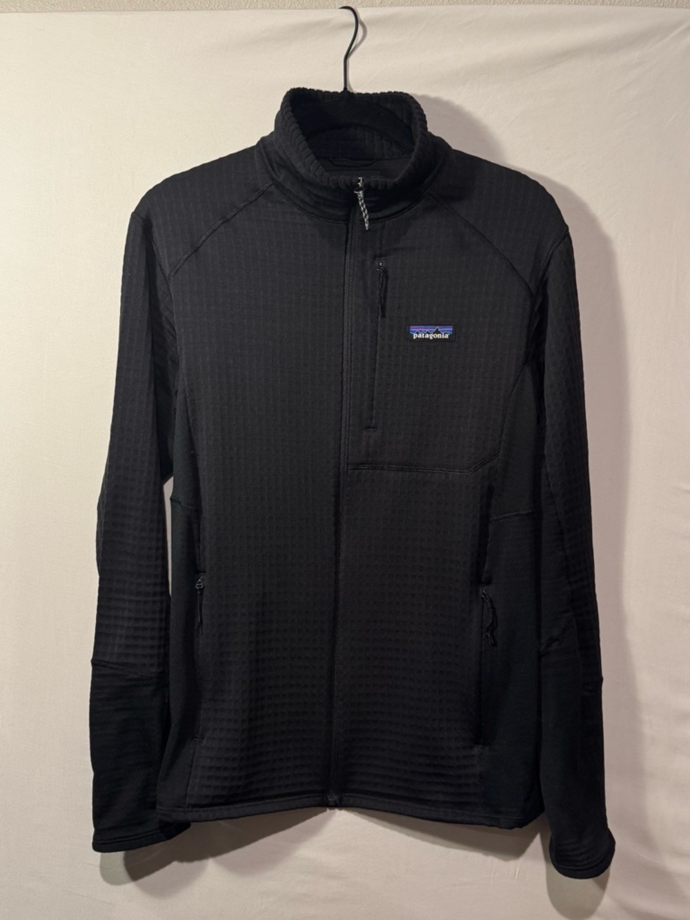 Patagonia Men’s R1 Black Full-Zip Fleece Jacket